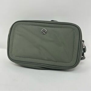 Lululemon Camera Bag 2L Grey Sage W9DT3S Retired – NWOT